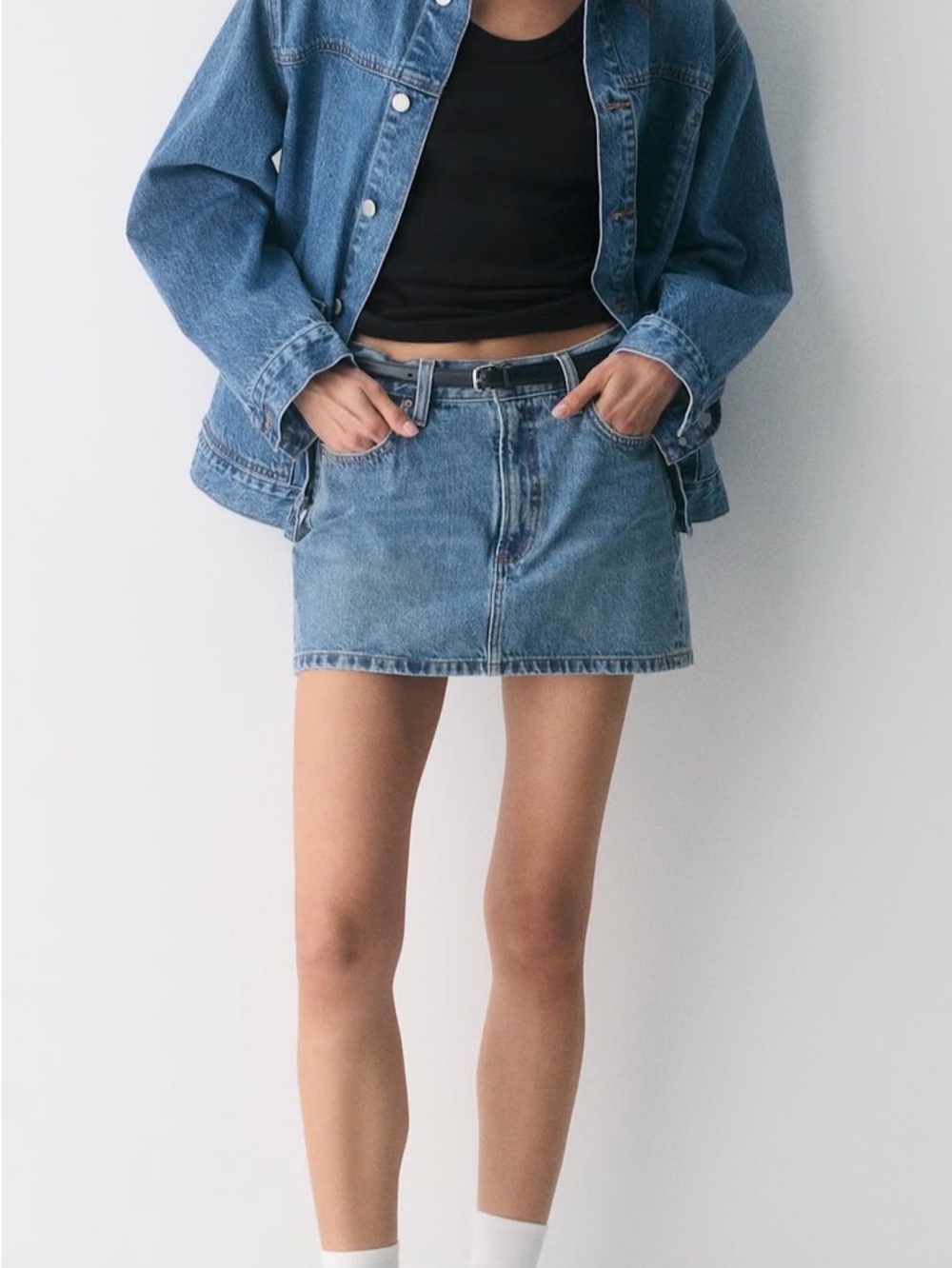 Aritzia Denim Forum 90s Ricci skirt 23